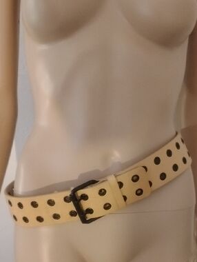 Streets Ahead Y2K Vintage Tan Black Grommets New Condition Sz M